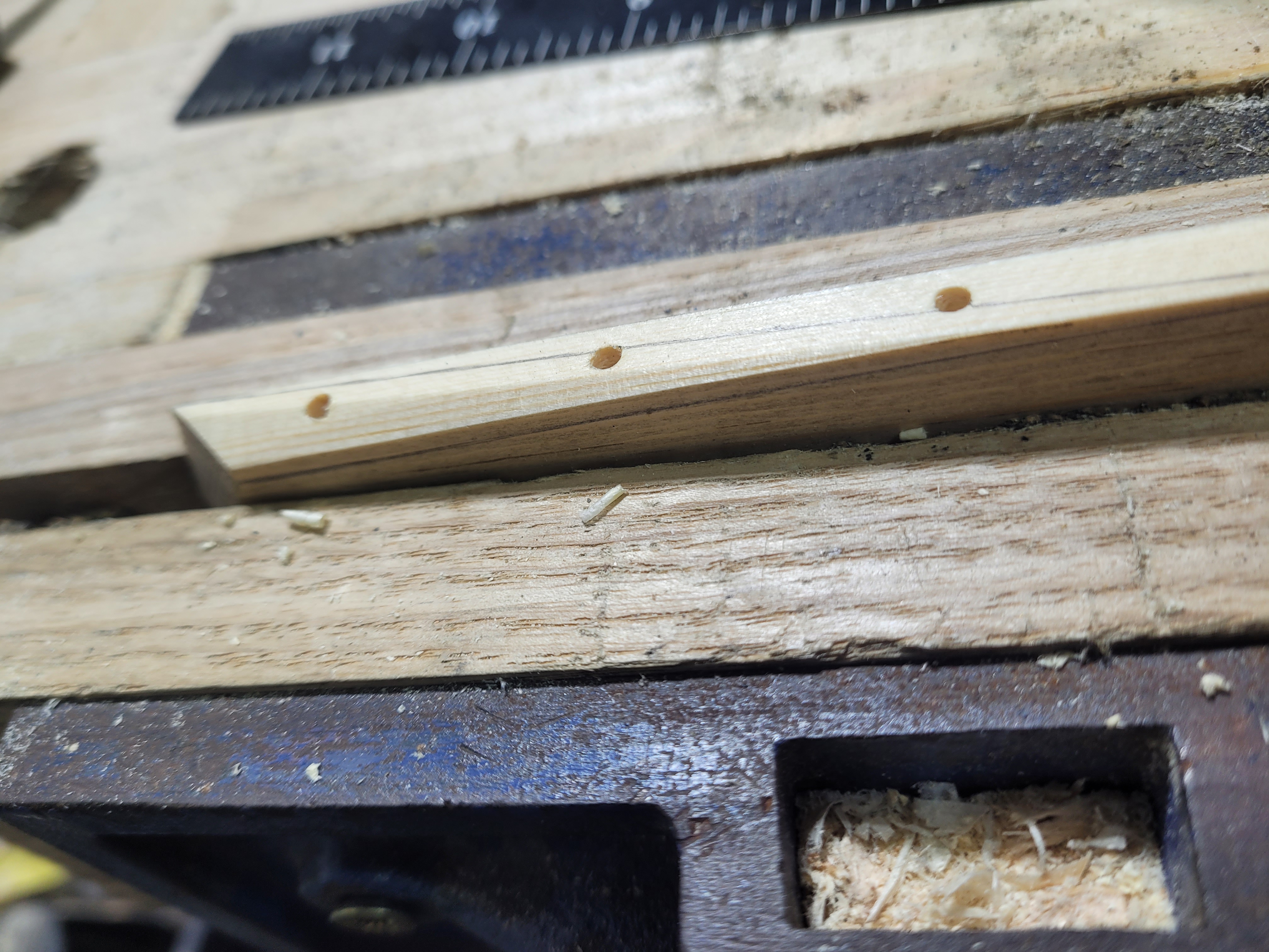 Cutting compound mitres