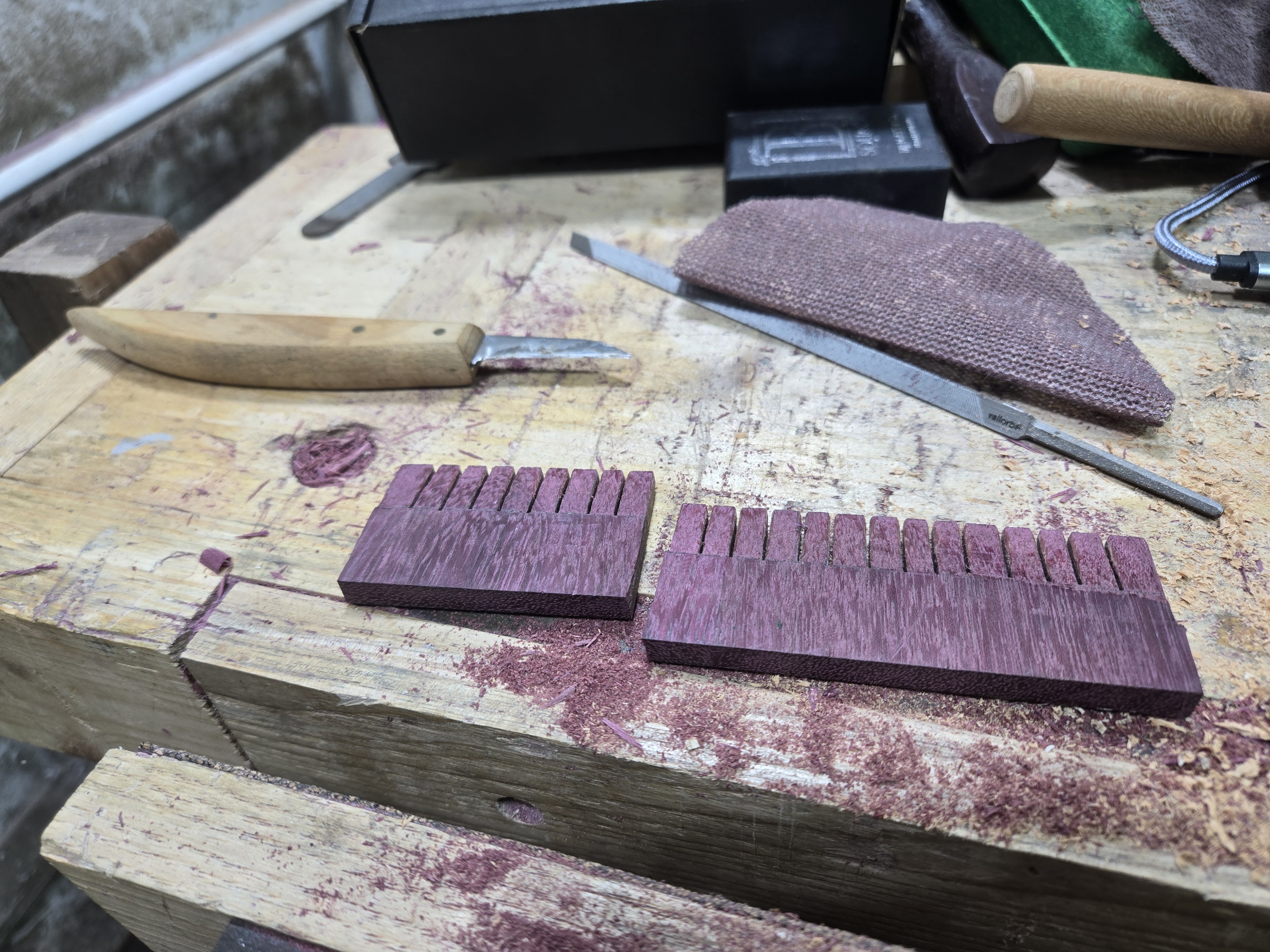 loom comb